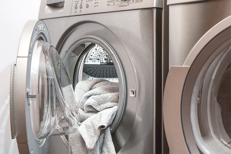 Clothes dryer guide